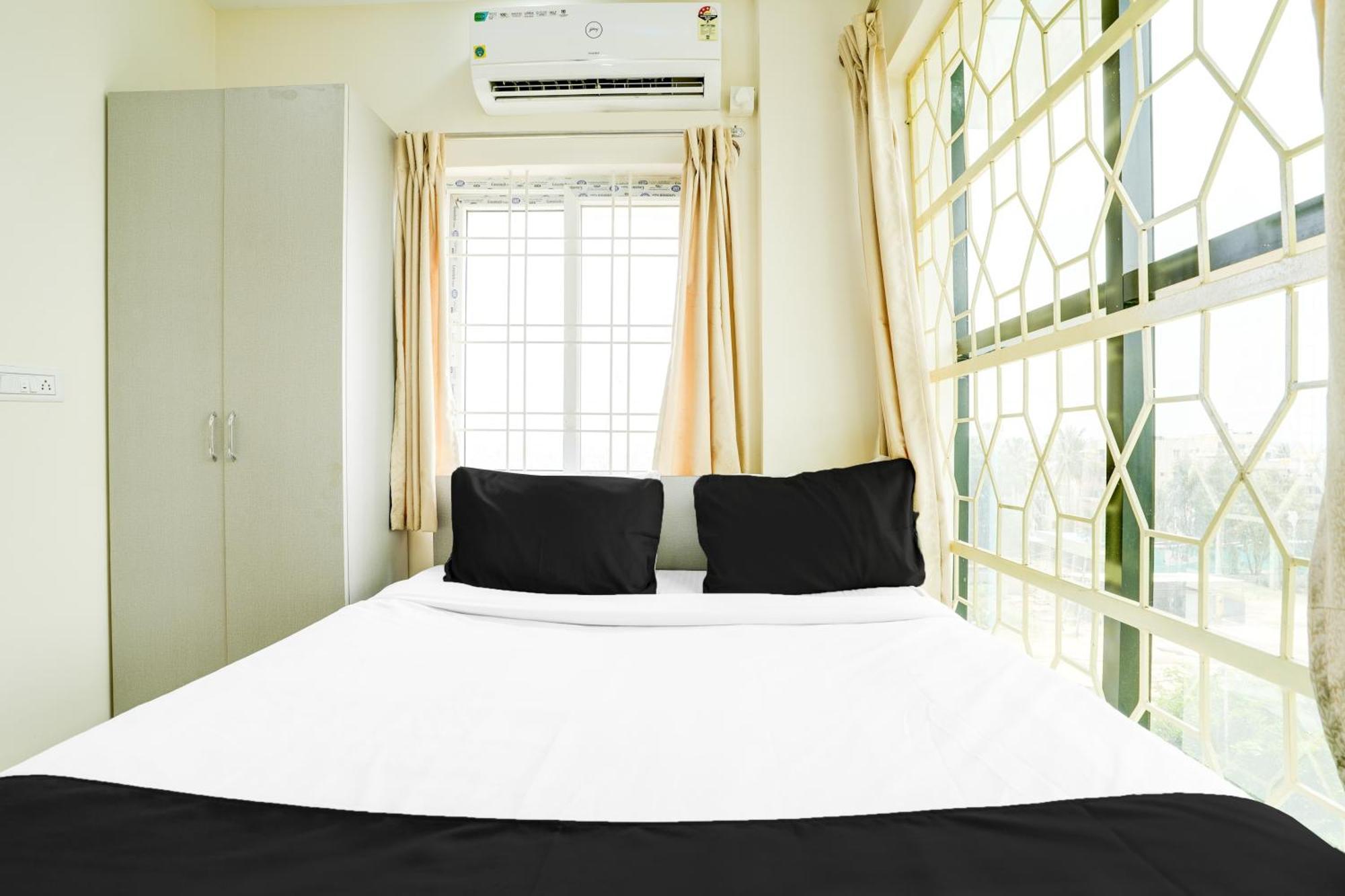 Super Hotel O Bangalore Near Reva Circle Formerly Cka Boarding Yelahanka Ngoại thất bức ảnh